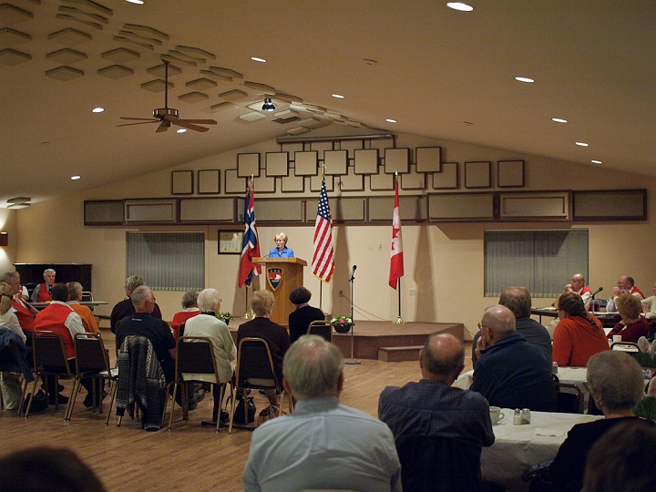 P4162295.jpg - April Lodge Night